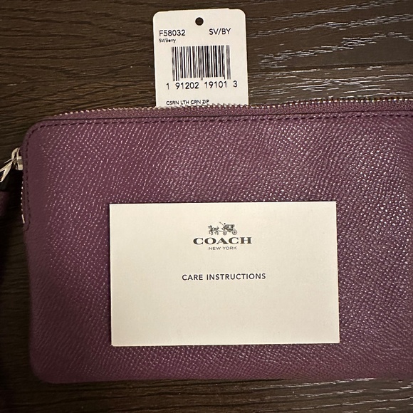 Coach Corner Zip Wristlet - New - Picture 6 of 9